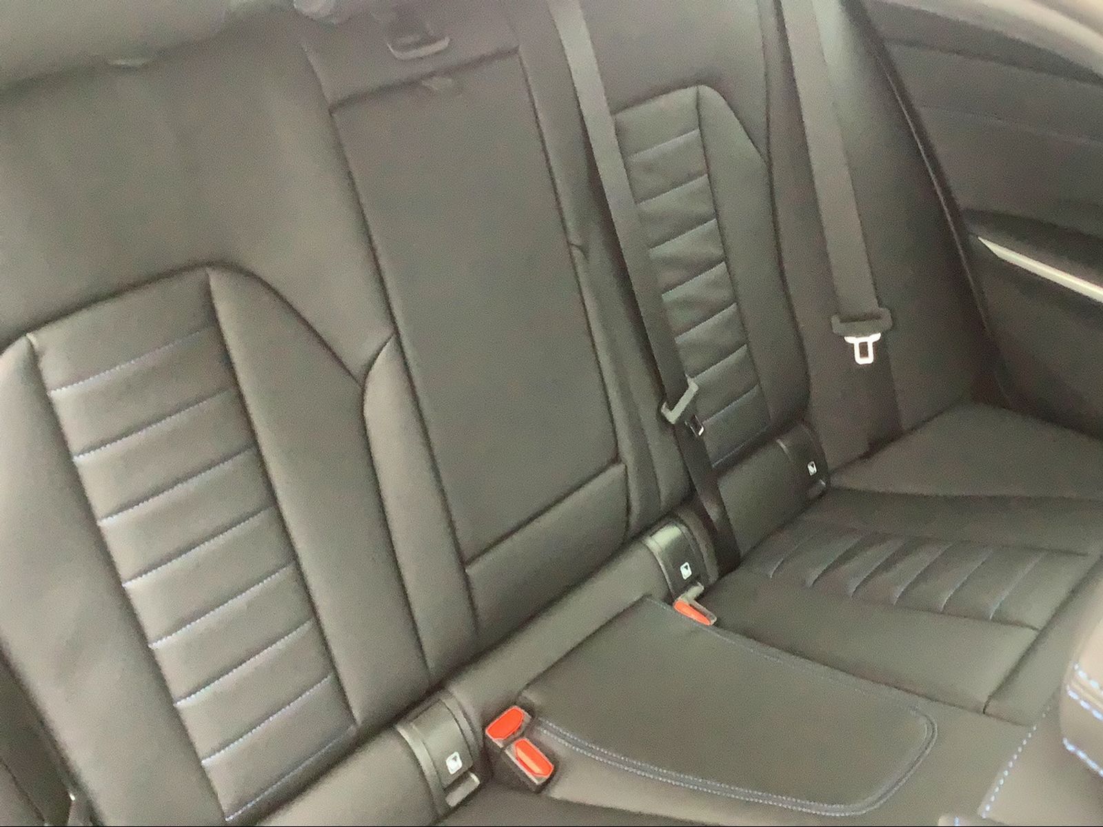 BMW 320d xDr 48V Tour M Sport-image-16