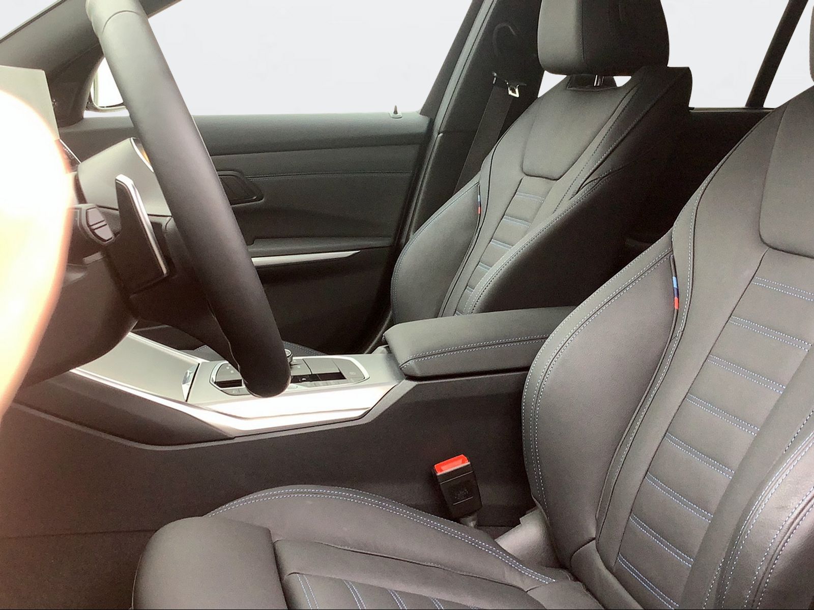 BMW 320d xDr 48V Tour M Sport-image-13