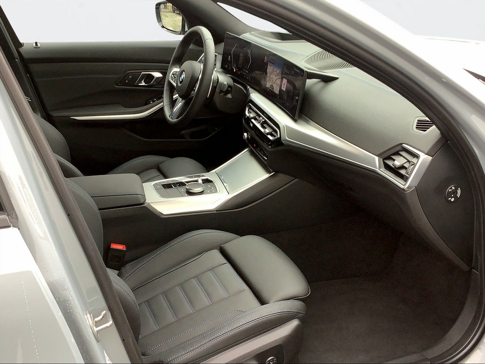 BMW 320d xDr 48V Tour M Sport-image-14