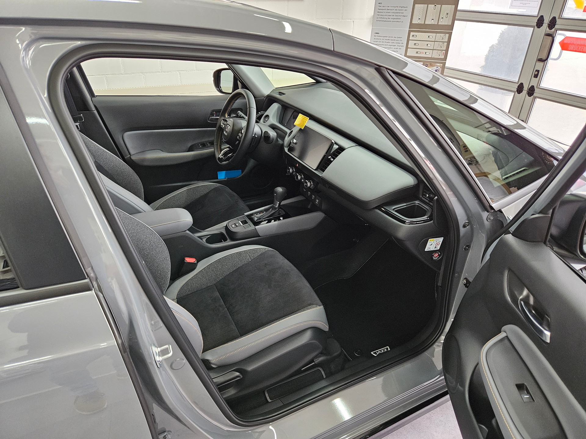 HONDA Jazz 1.5i-MMD Advance Sport E-CVT-image-9