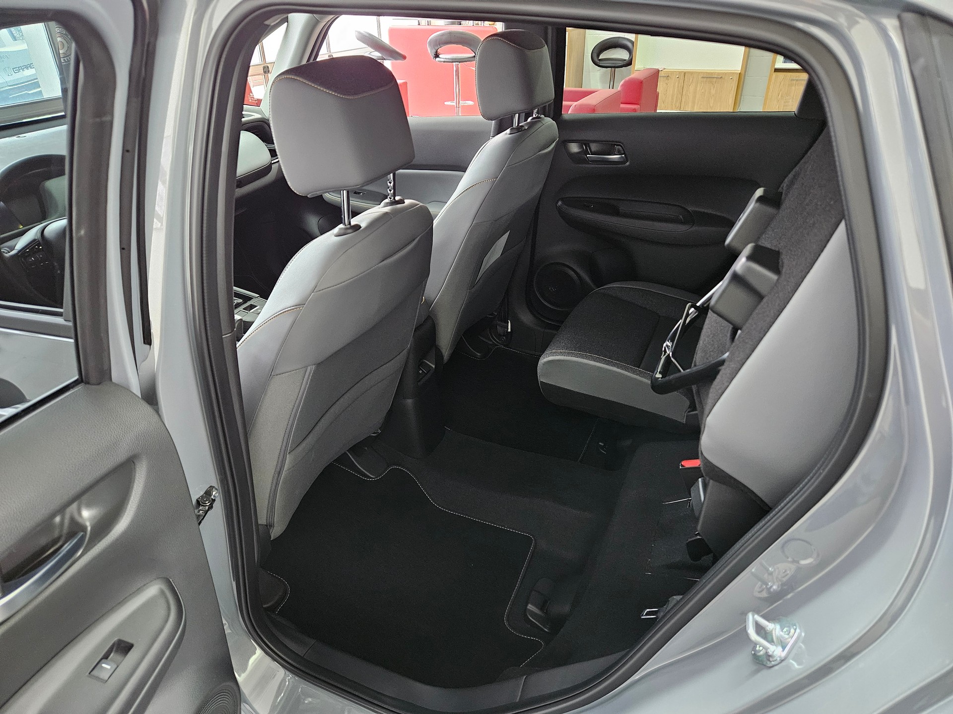 HONDA Jazz 1.5i-MMD Advance Sport E-CVT-image-8