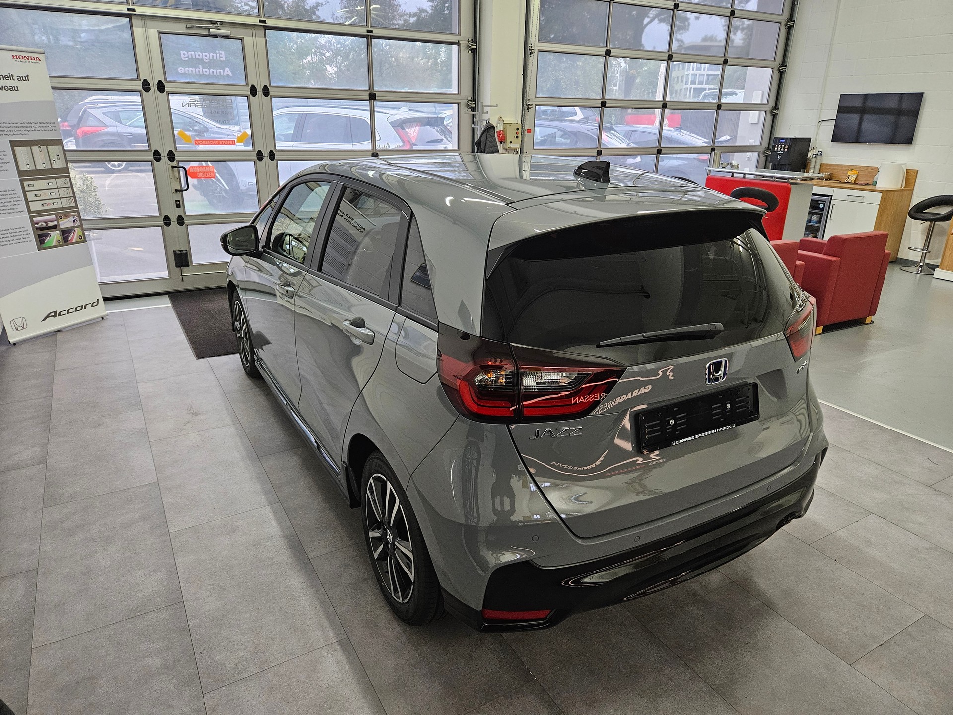 HONDA Jazz 1.5i-MMD Advance Sport E-CVT-image-4