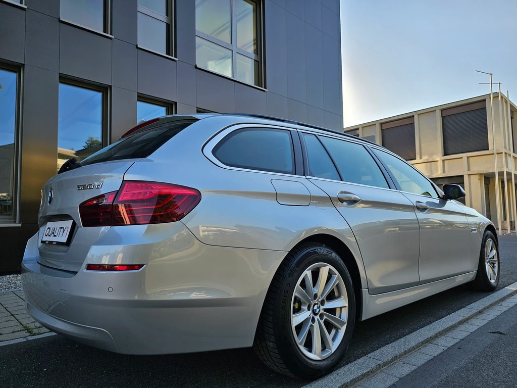 BMW 520d Touring Modern Line M- Paket Ext.-image-5