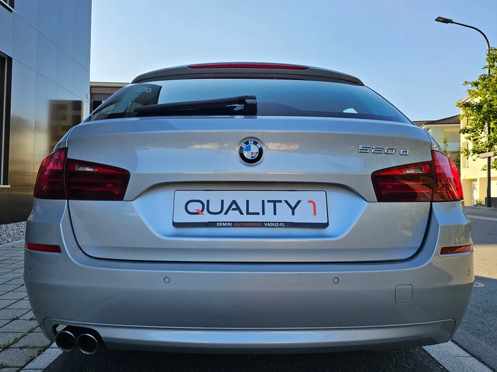 BMW 520d Touring Modern Line M- Paket Ext.-image-4