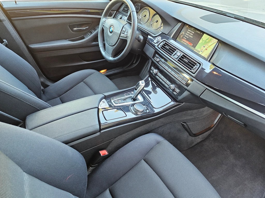 BMW 520d Touring Modern Line M- Paket Ext.-image-9