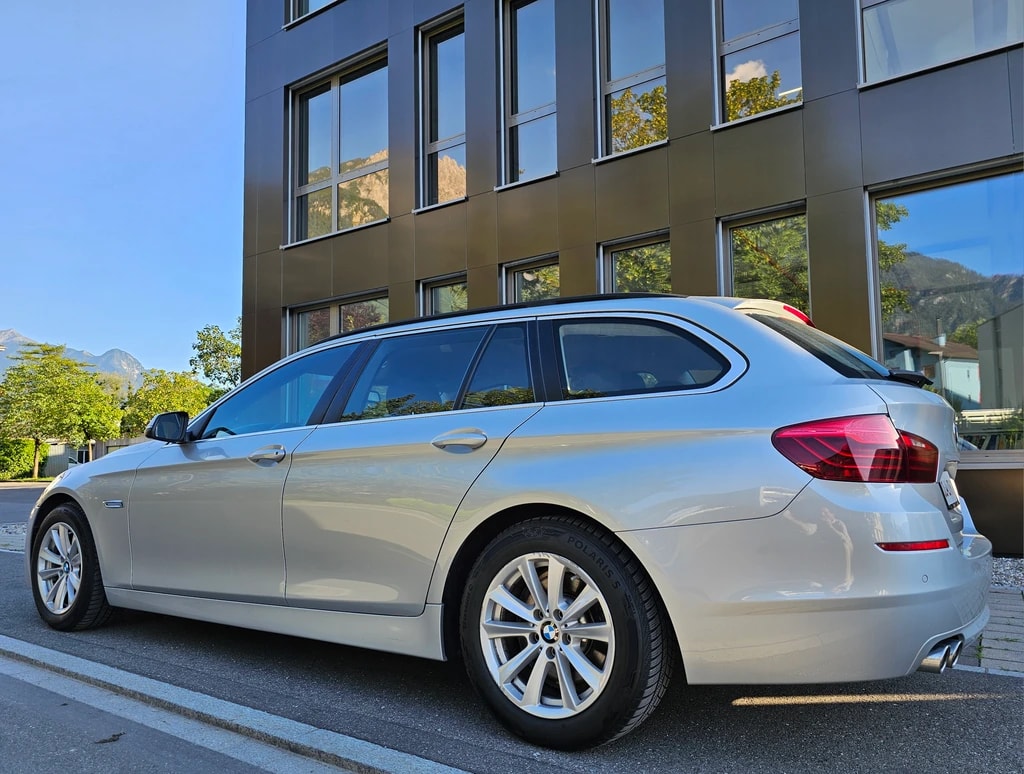 BMW 520d Touring Modern Line M- Paket Ext.-image-3