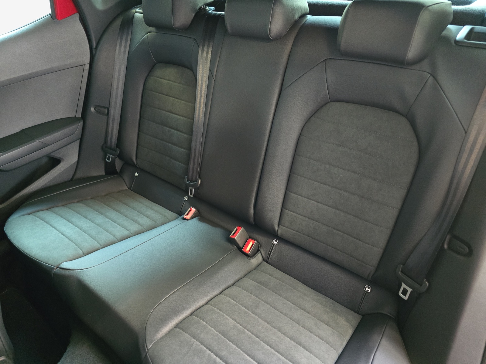 SEAT Arona 1.0 TSI Eco Move FR DSG-image-11