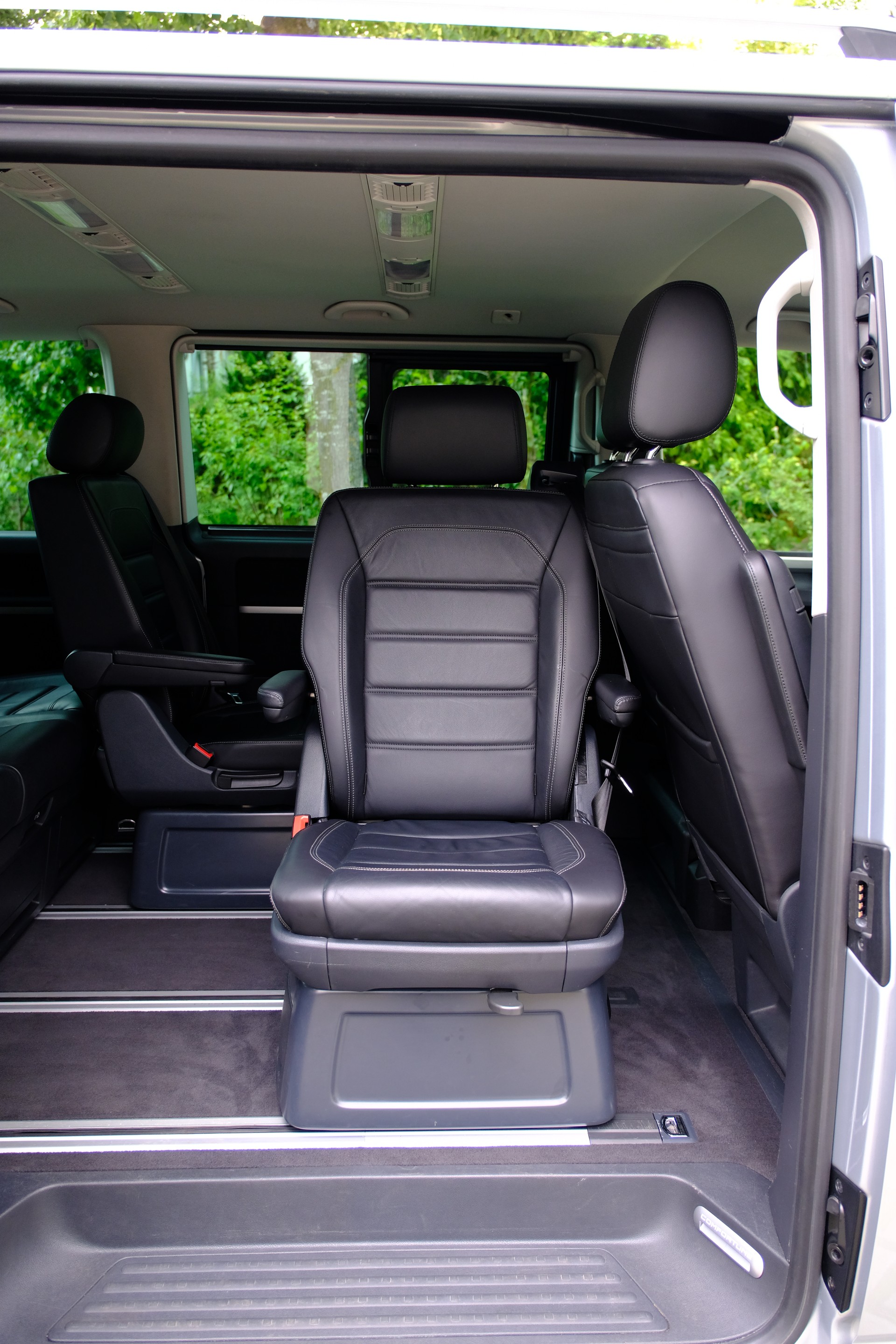 VW T6.1 Multivan 2.0 Bi-TDI Comfortline DSG-image-17