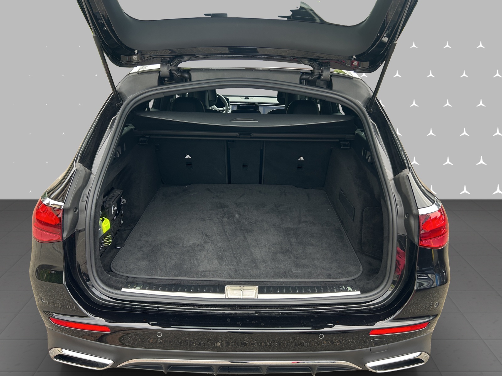 MERCEDES-BENZ E 220 d T 9G-Tronic-image-7