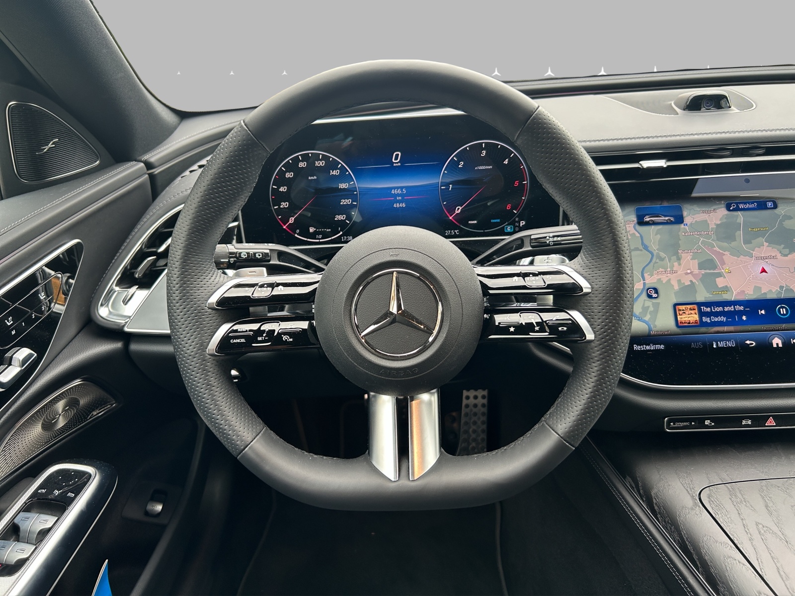 MERCEDES-BENZ E 220 d T 9G-Tronic-image-12
