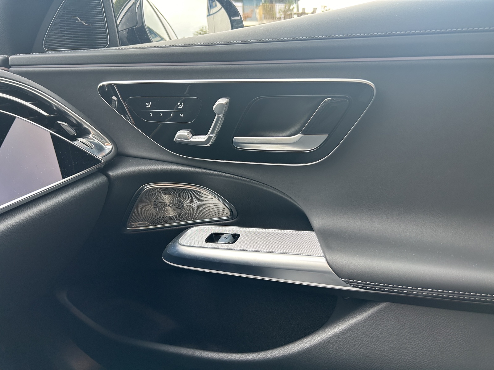 MERCEDES-BENZ E 220 d T 9G-Tronic-image-15