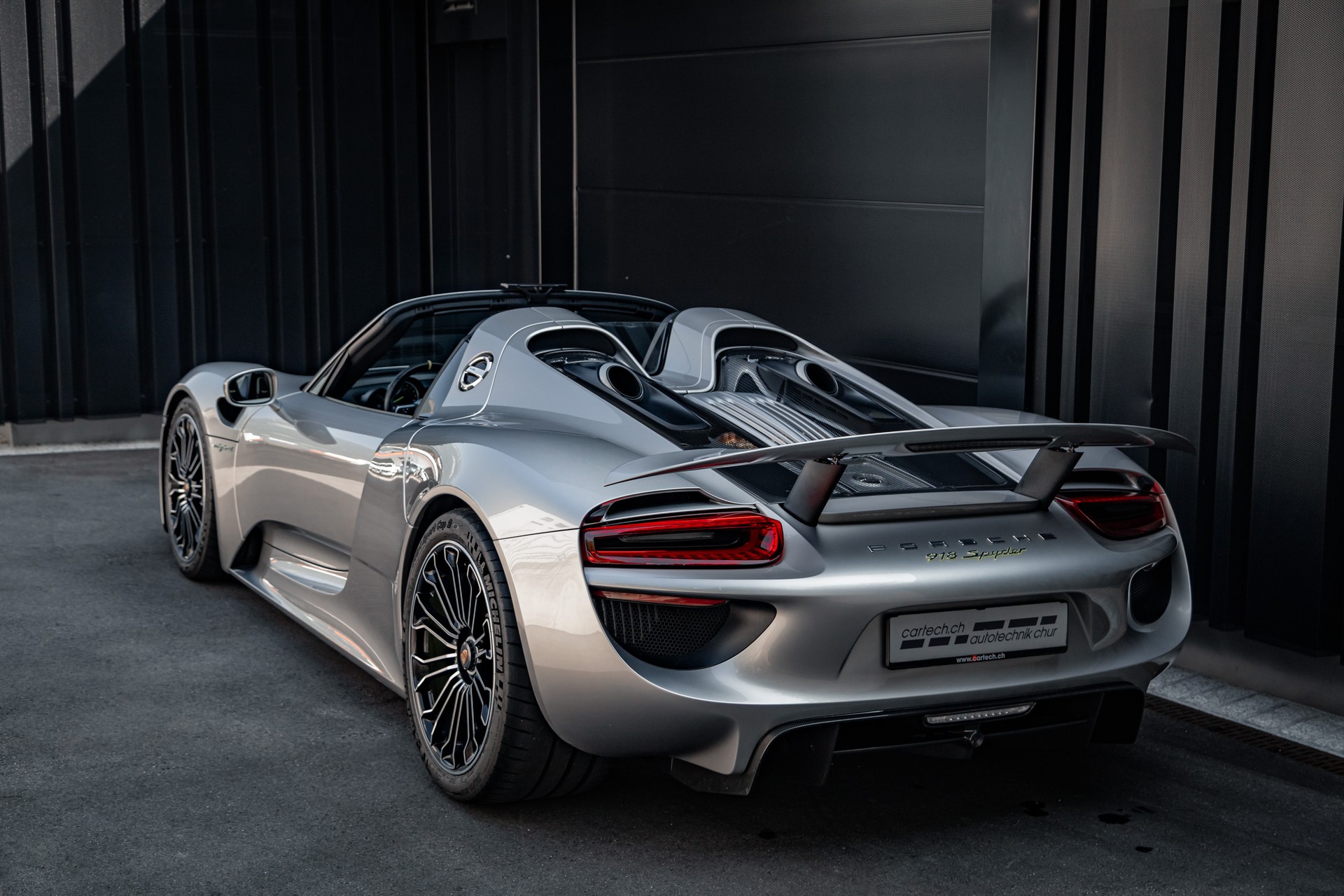 PORSCHE 918 Spyder-image-3