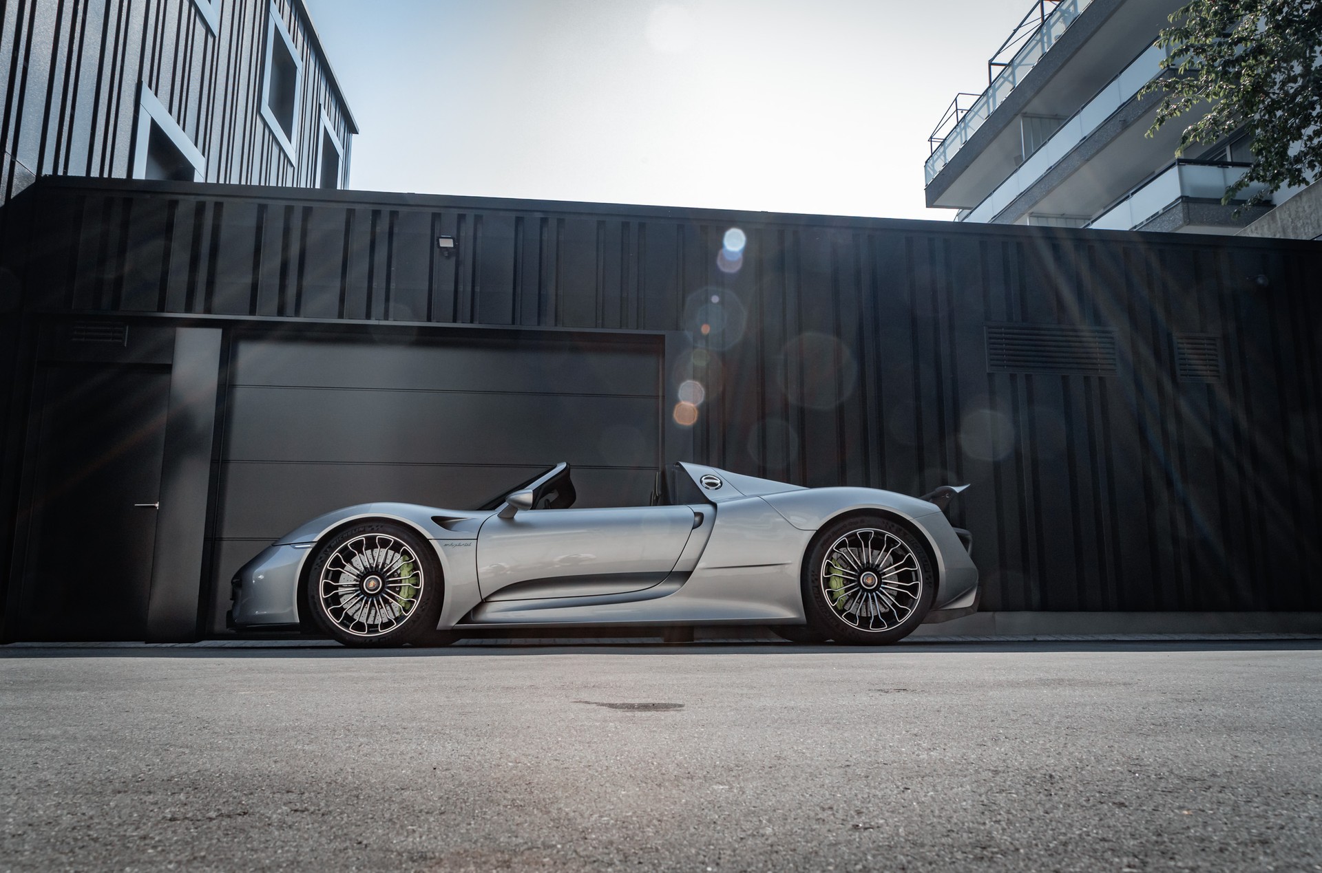 PORSCHE 918 Spyder-image-2