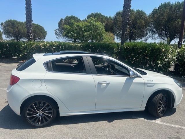 ALFA ROMEO Giulietta 1.4 MultiAir Distinctive TCT-image-1