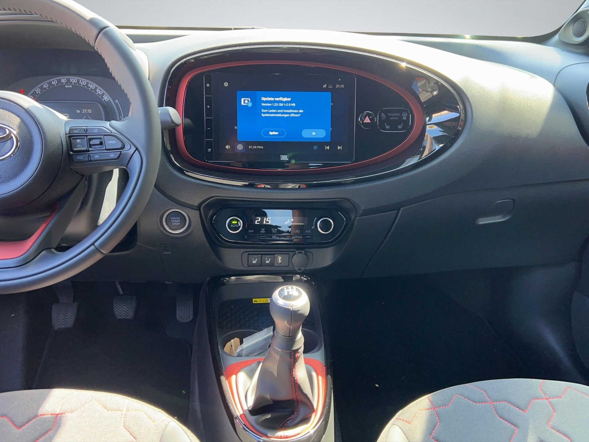 TOYOTA Aygo X 1.0 VVT-i Style-image-12