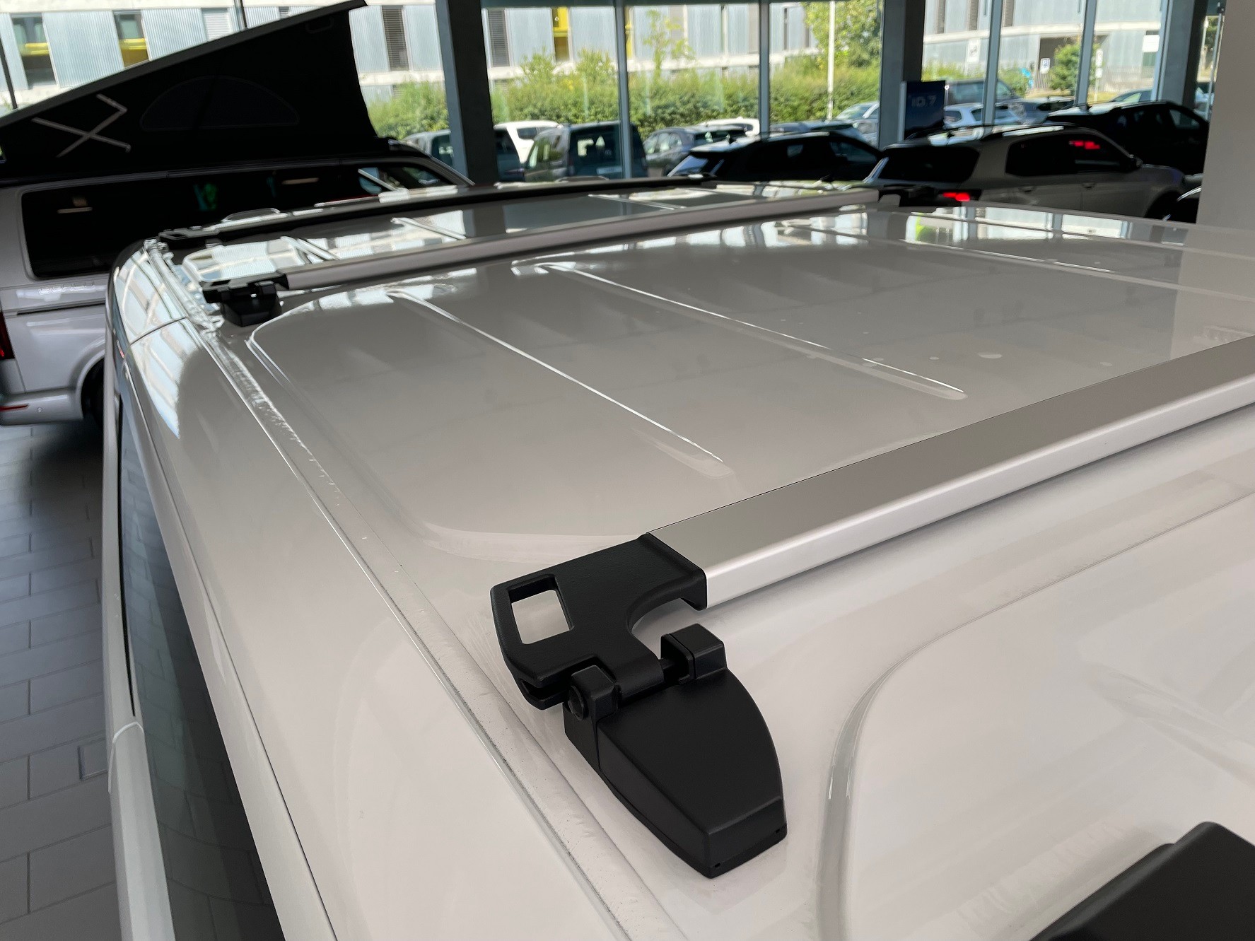 VW Transporter 2.0 TDI-image-14