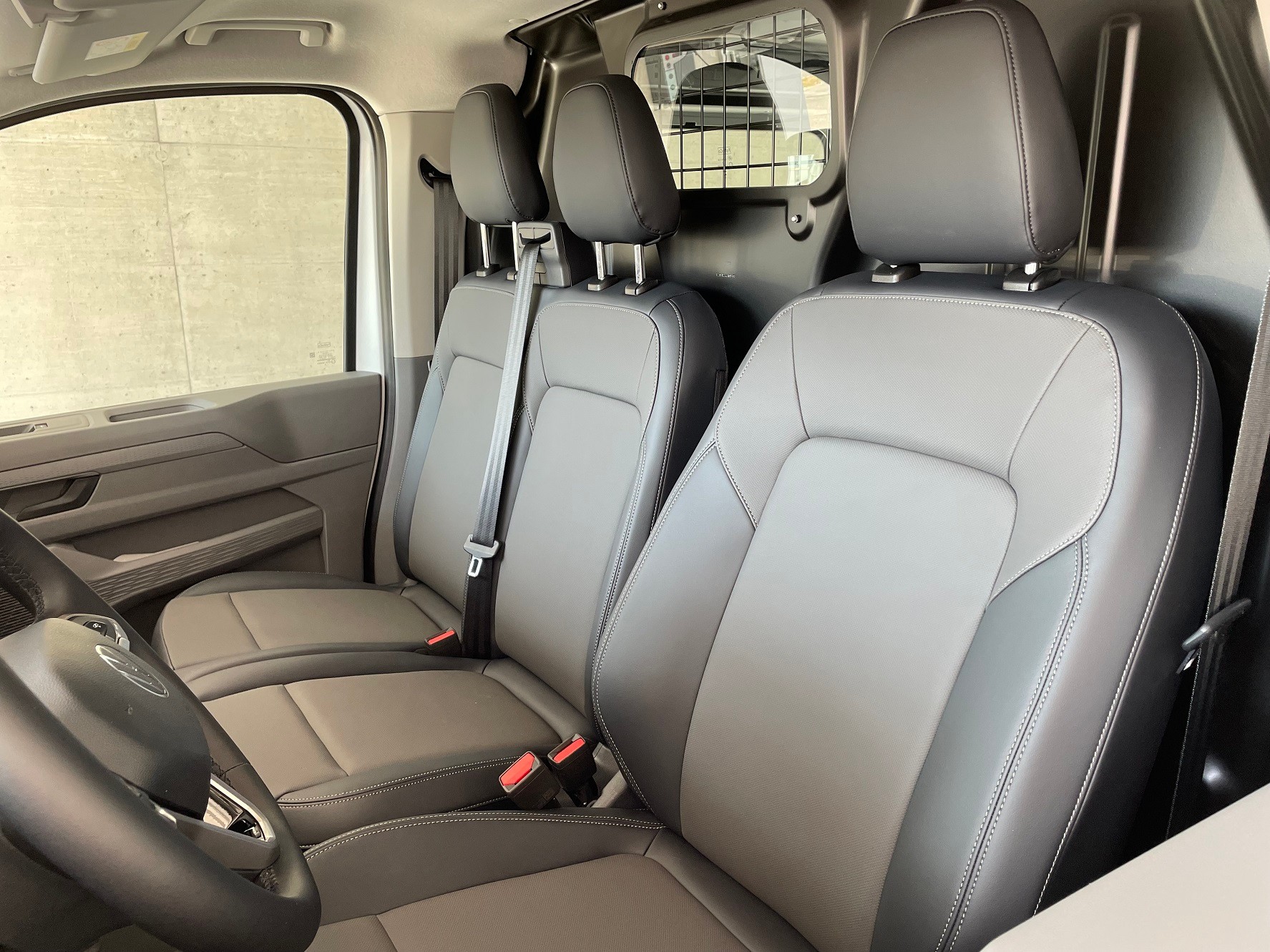 VW Transporter 2.0 TDI-image-9