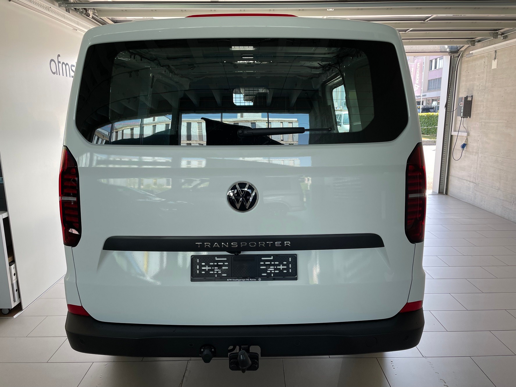 VW Transporter 2.0 TDI-showroom-element-2