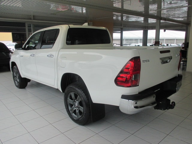 TOYOTA Hilux 2.8D-4D Style Double Cab 4x4 A-image-1
