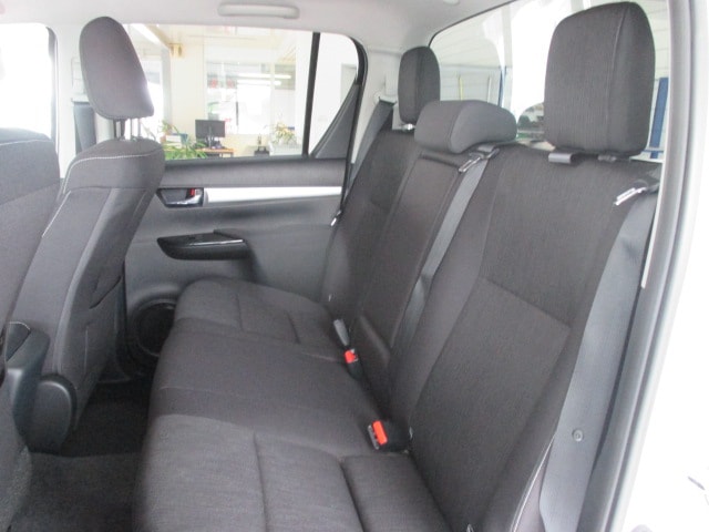TOYOTA Hilux 2.8D-4D Style Double Cab 4x4 A-image-7