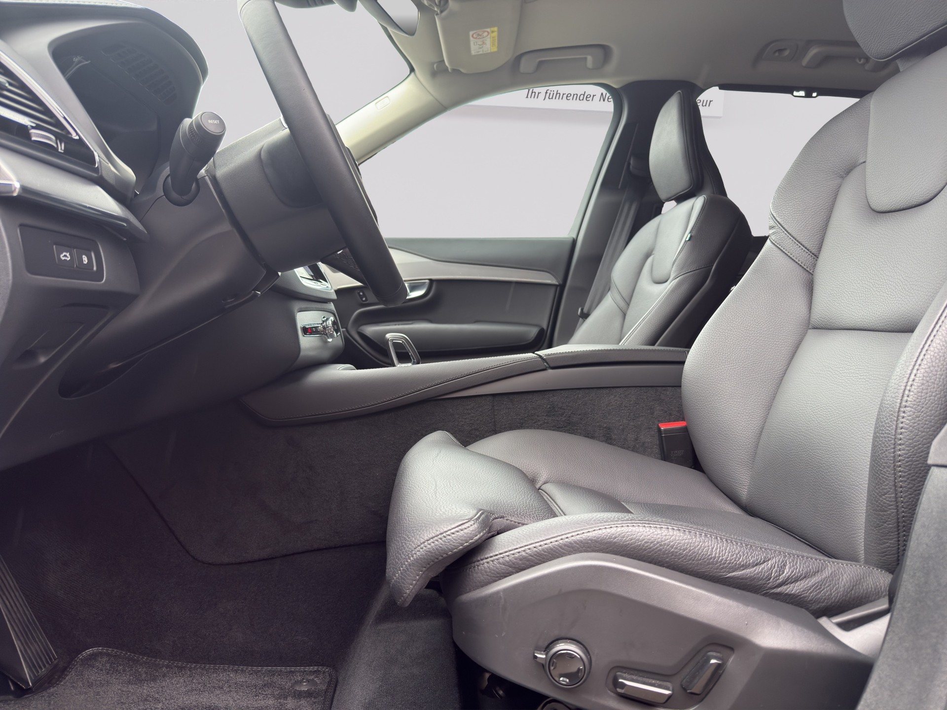 VOLVO XC90 T8 eAWD Plus Dark Geartronic I 7PL I-image-7