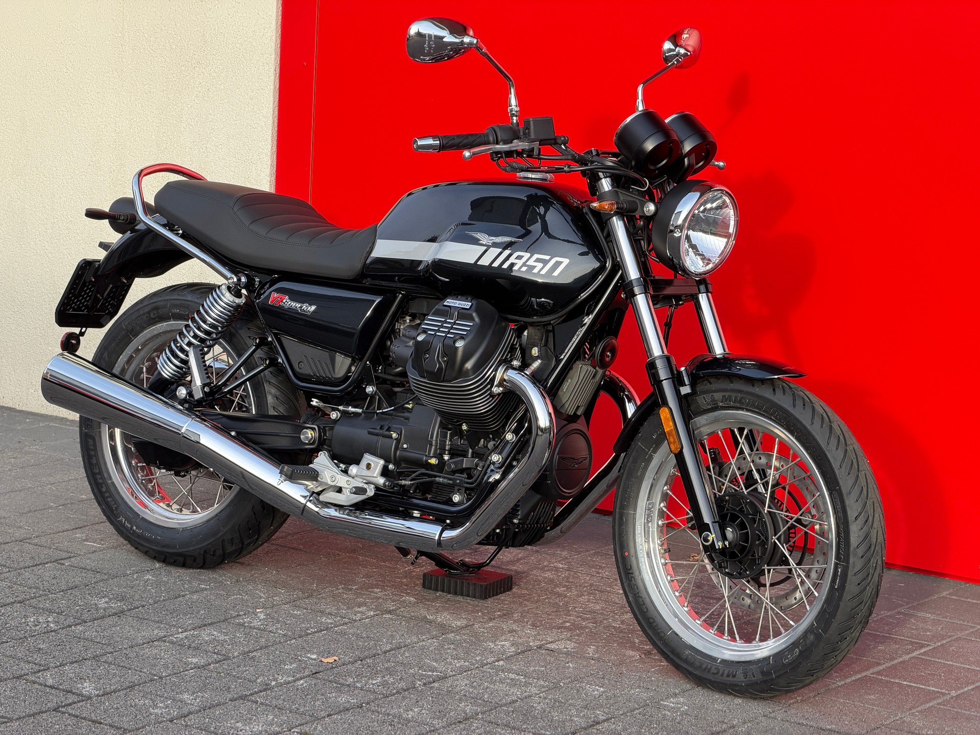 MOTO GUZZI V7 IV 850 Special (35kW)-image-15