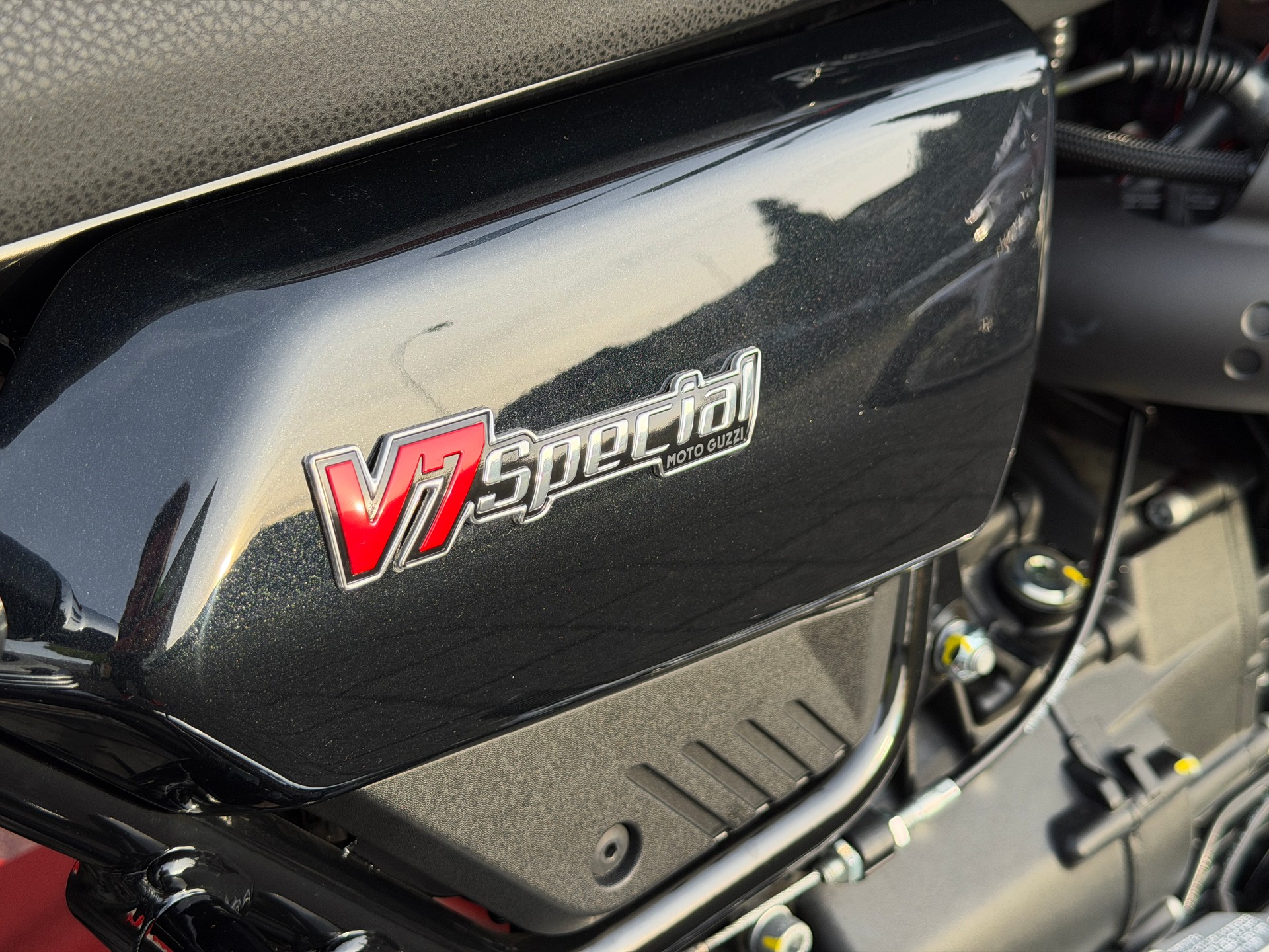 MOTO GUZZI V7 IV 850 Special (35kW)-image-6