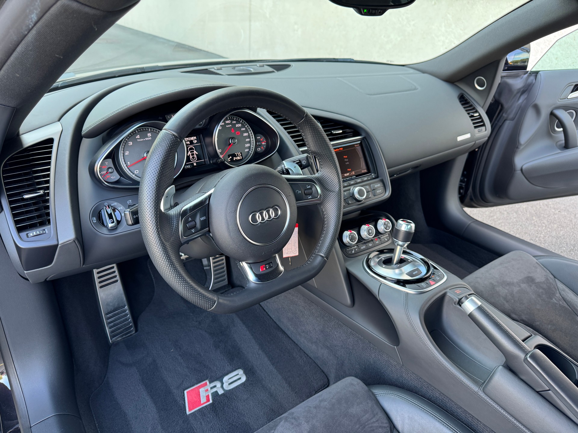 AUDI R8 Coupé 4.2 V8 DSG PANTHERSCHWARZ KRISTALL S-Tronic Capristo Abgasanlage !!-image-8