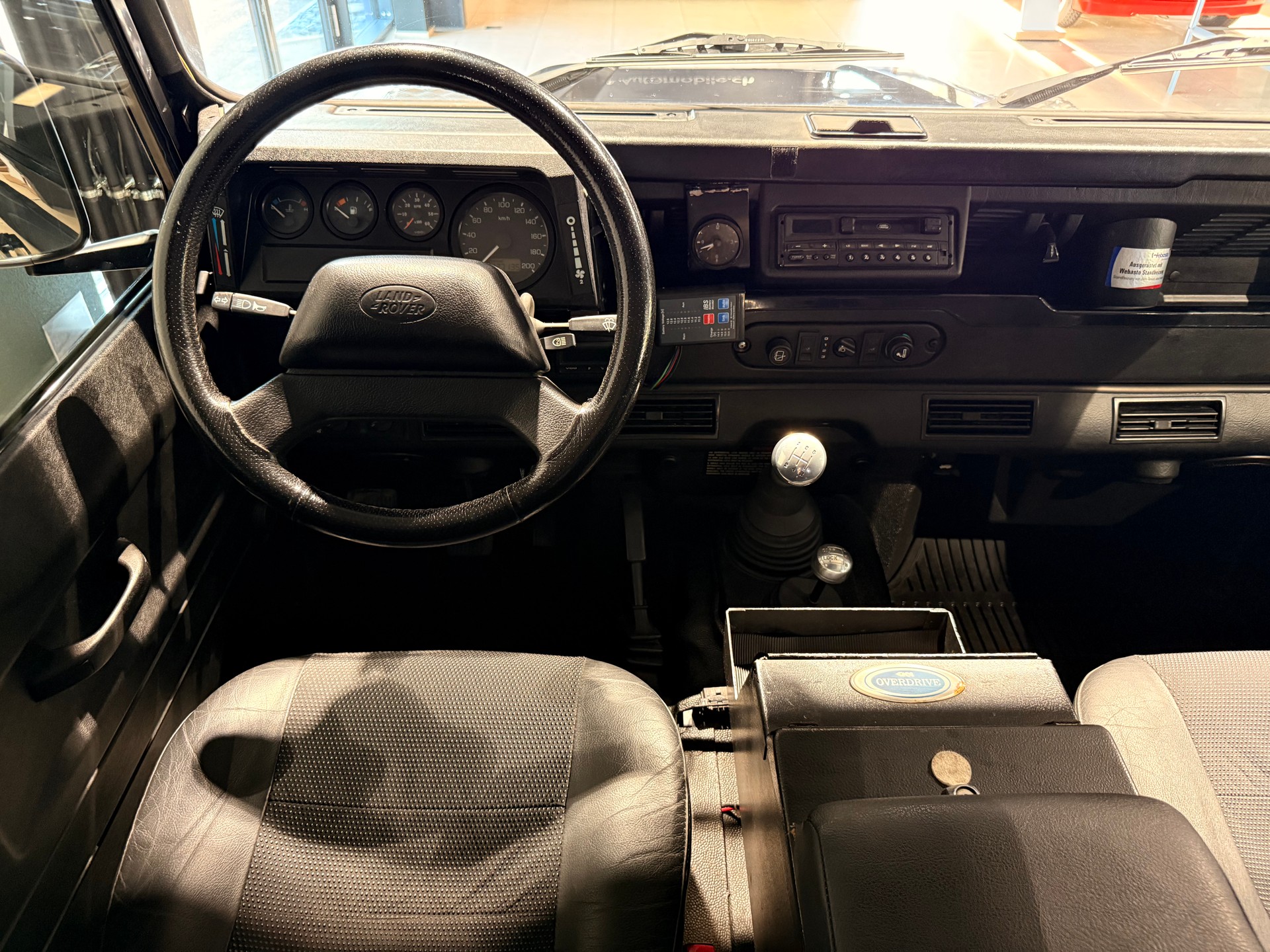LAND ROVER Defender 90 Tomb Raider 2.5 Td5-image-8