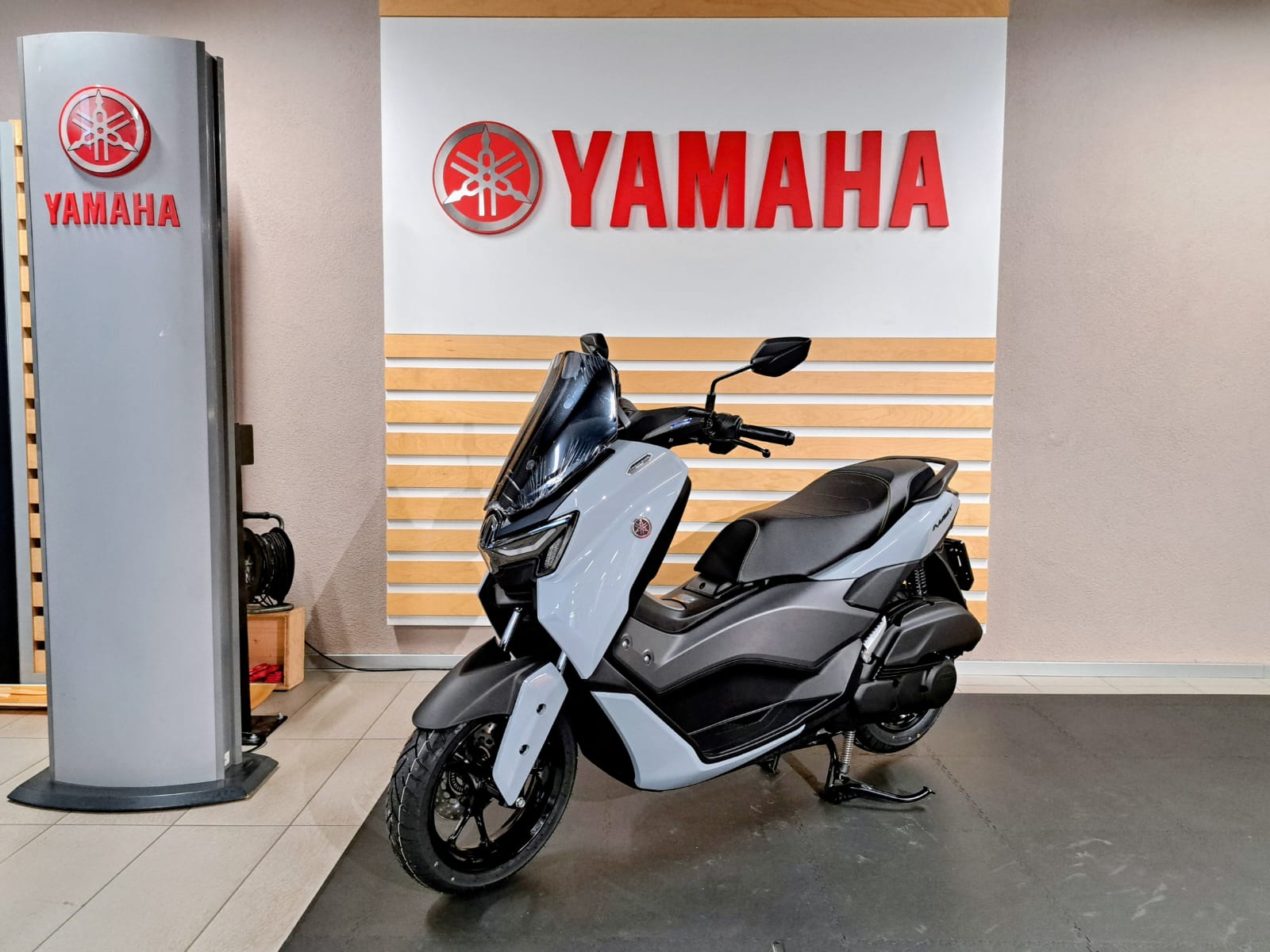 YAMAHA N-MAX GPD-showroom-element-3