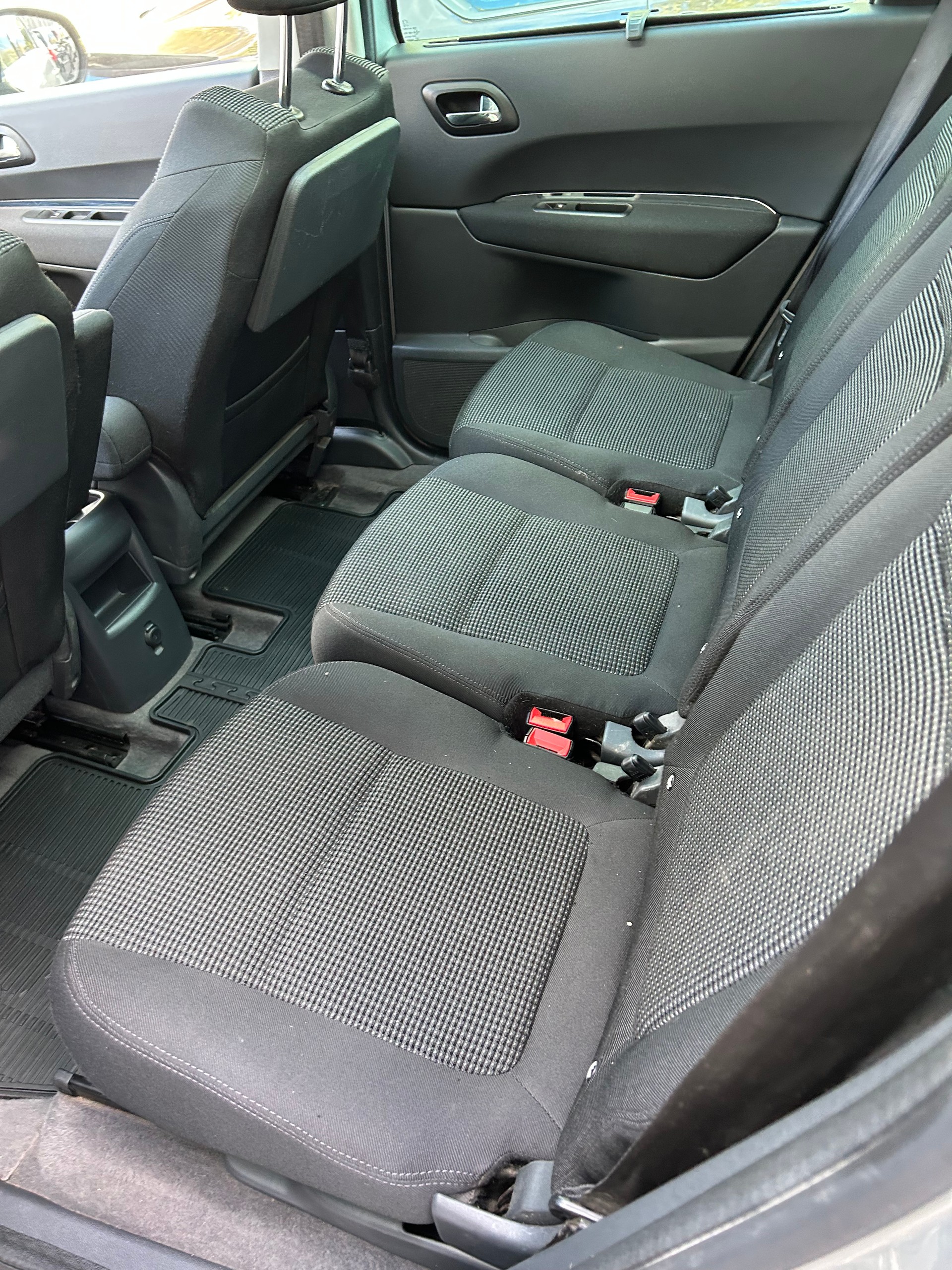 PEUGEOT 5008 1.6 16V T Sport Pack-image-8