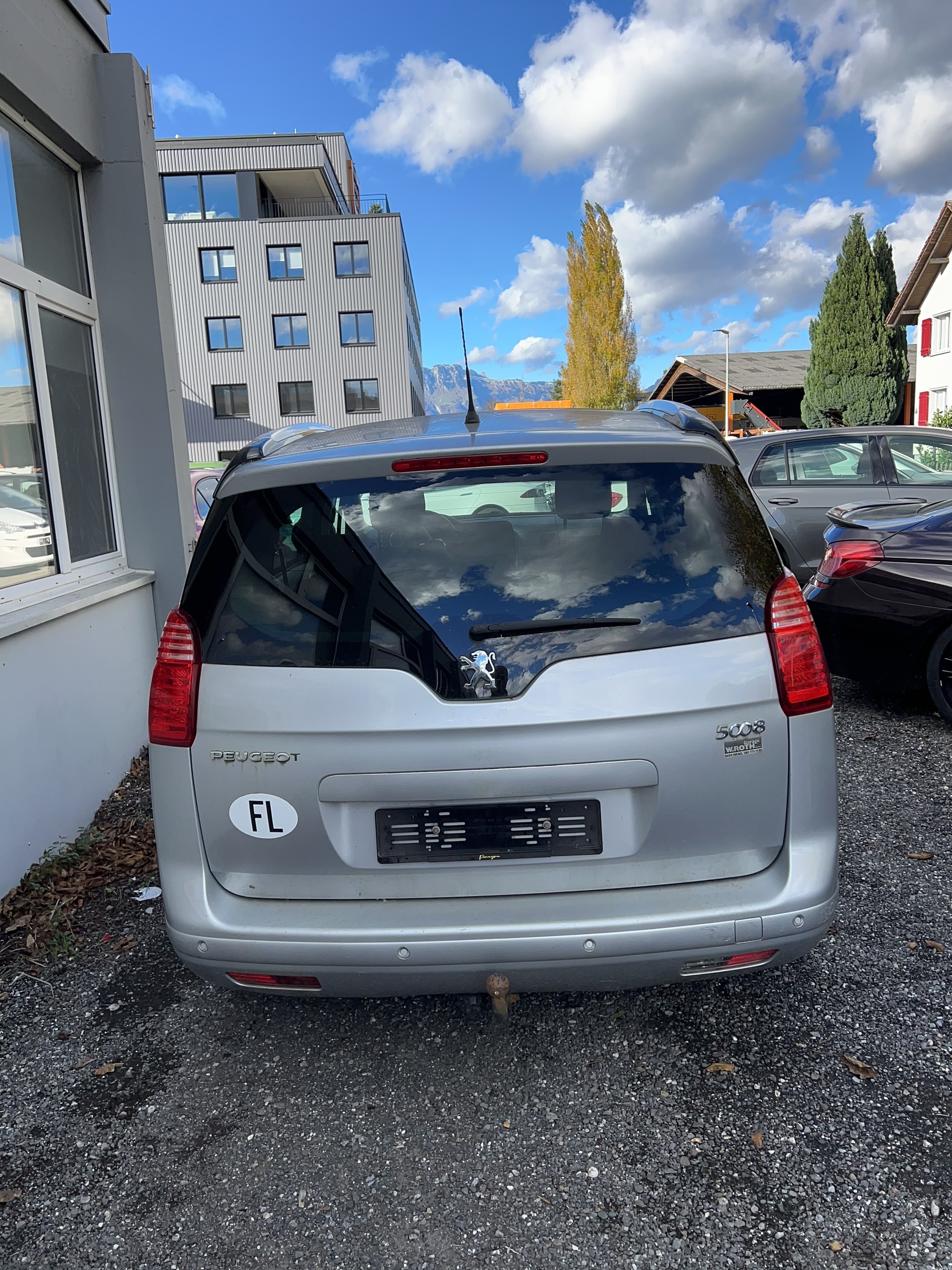 PEUGEOT 5008 1.6 16V T Sport Pack-image-4