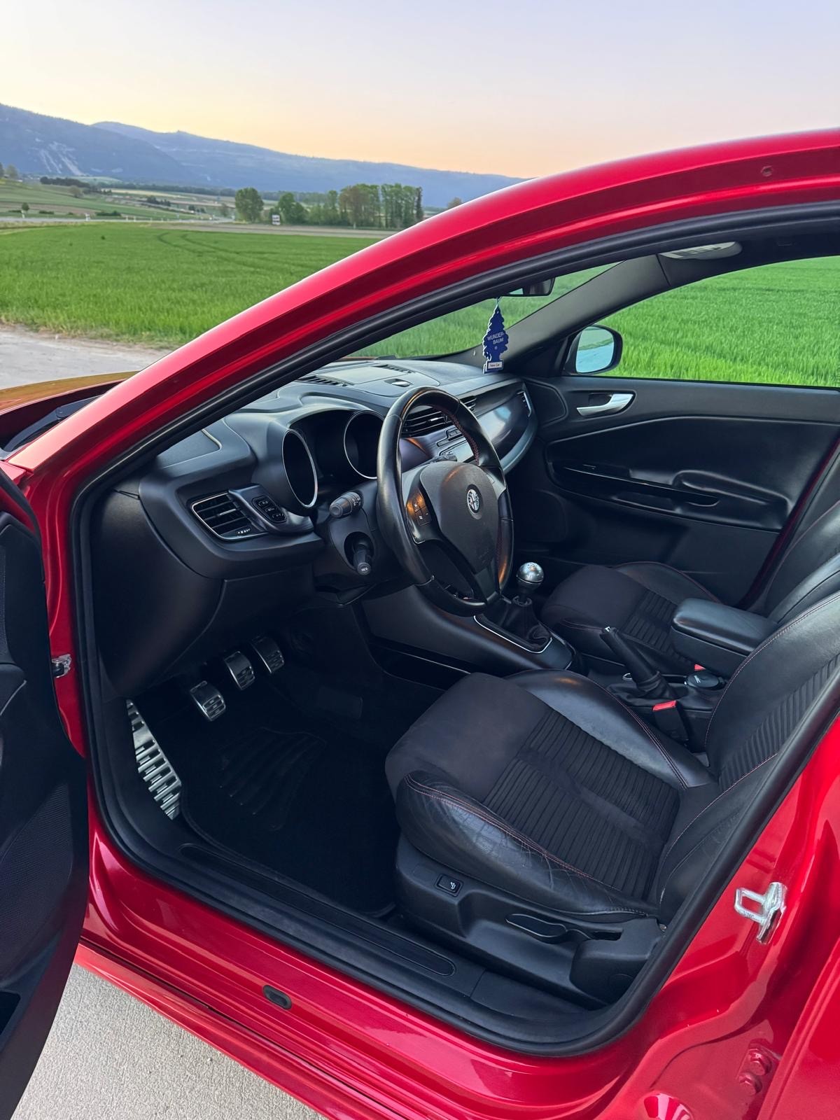 ALFA ROMEO Giulietta 1750 TBi Quadrifoglio Verde-image-2