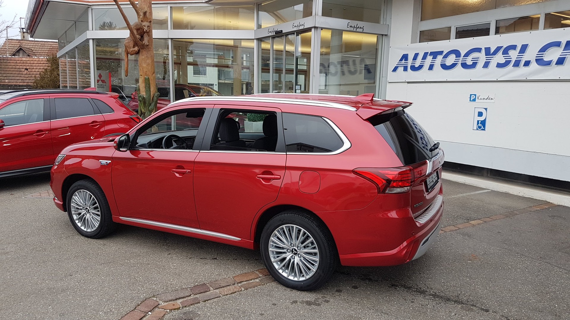 MITSUBISHI Outlander PHEV S-Edition-image-1