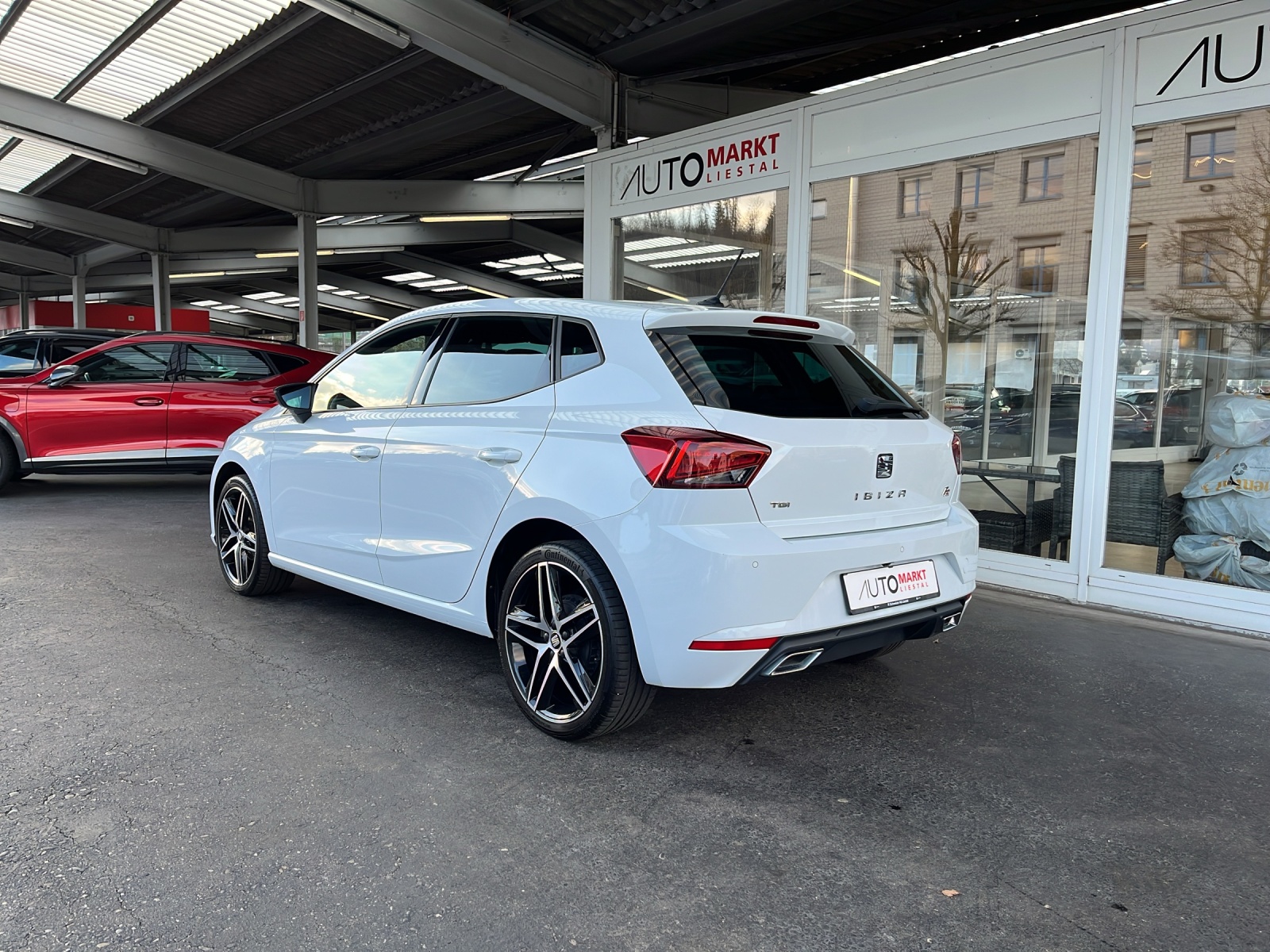 SEAT Ibiza 1.0 TGI CNG Hola FR-image-2