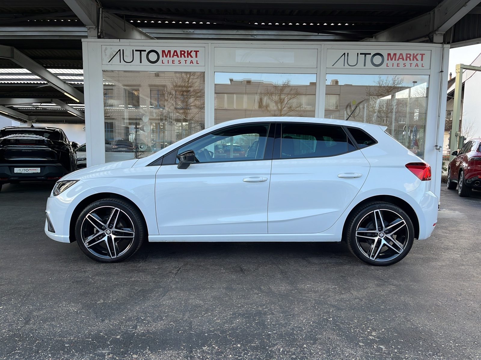 SEAT Ibiza 1.0 TGI CNG Hola FR-image-1