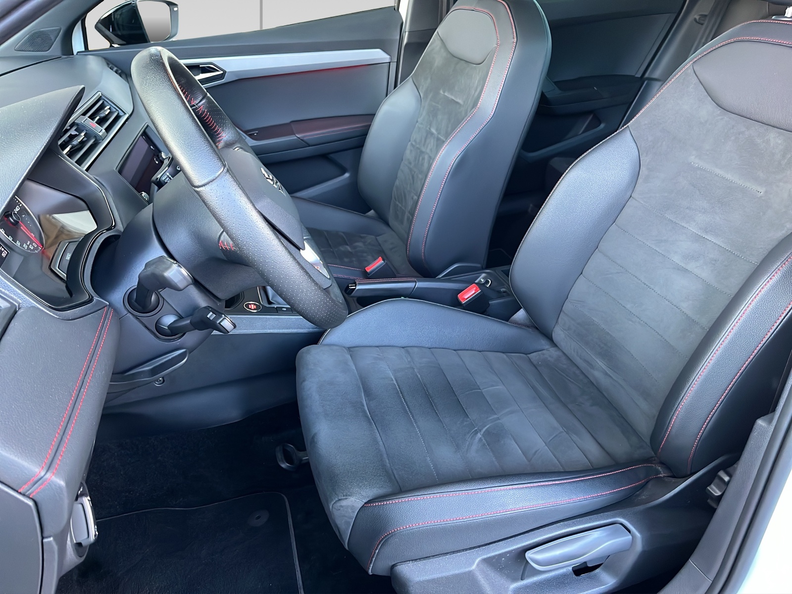 SEAT Ibiza 1.0 TGI CNG Hola FR-image-6
