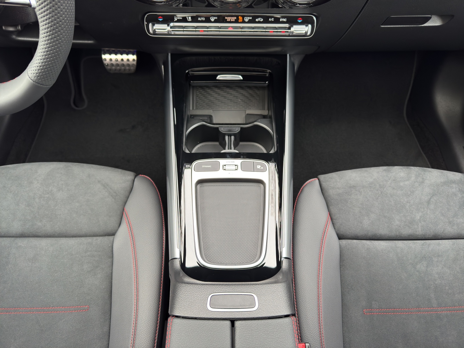 MERCEDES-BENZ GLA 250 4Matic Swiss Star-image-13