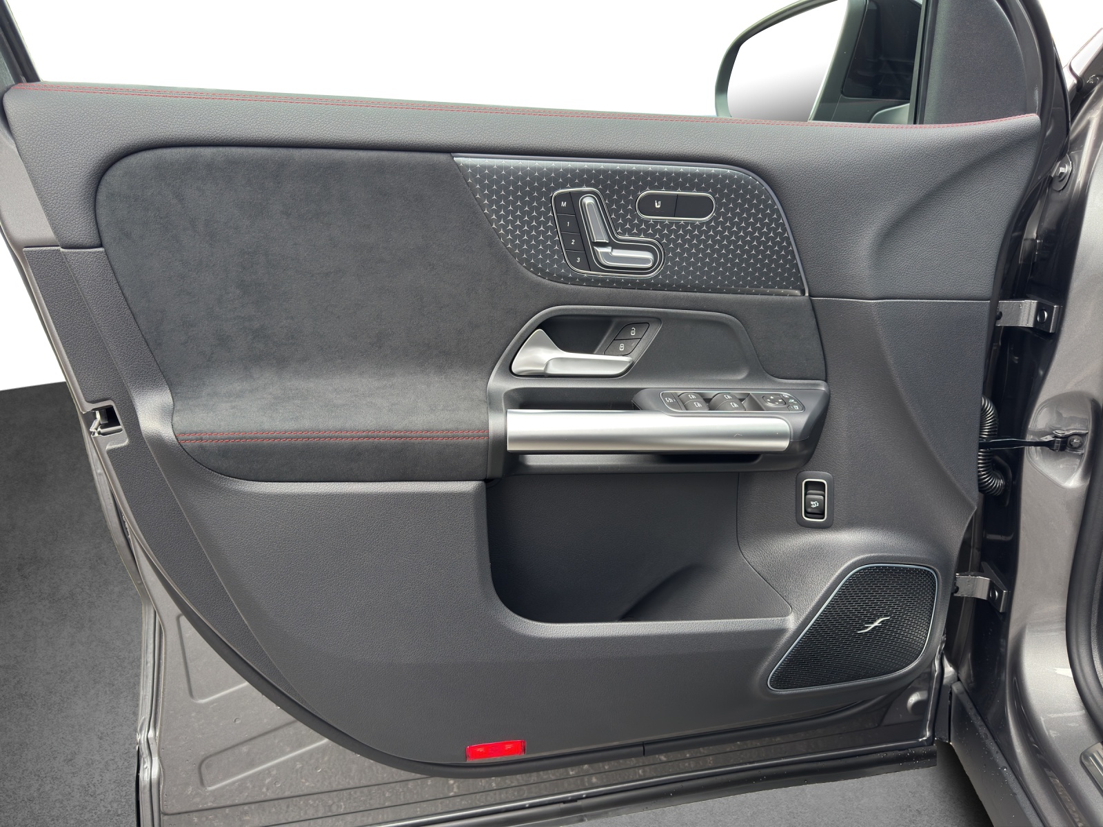 MERCEDES-BENZ GLA 250 4Matic Swiss Star-image-12