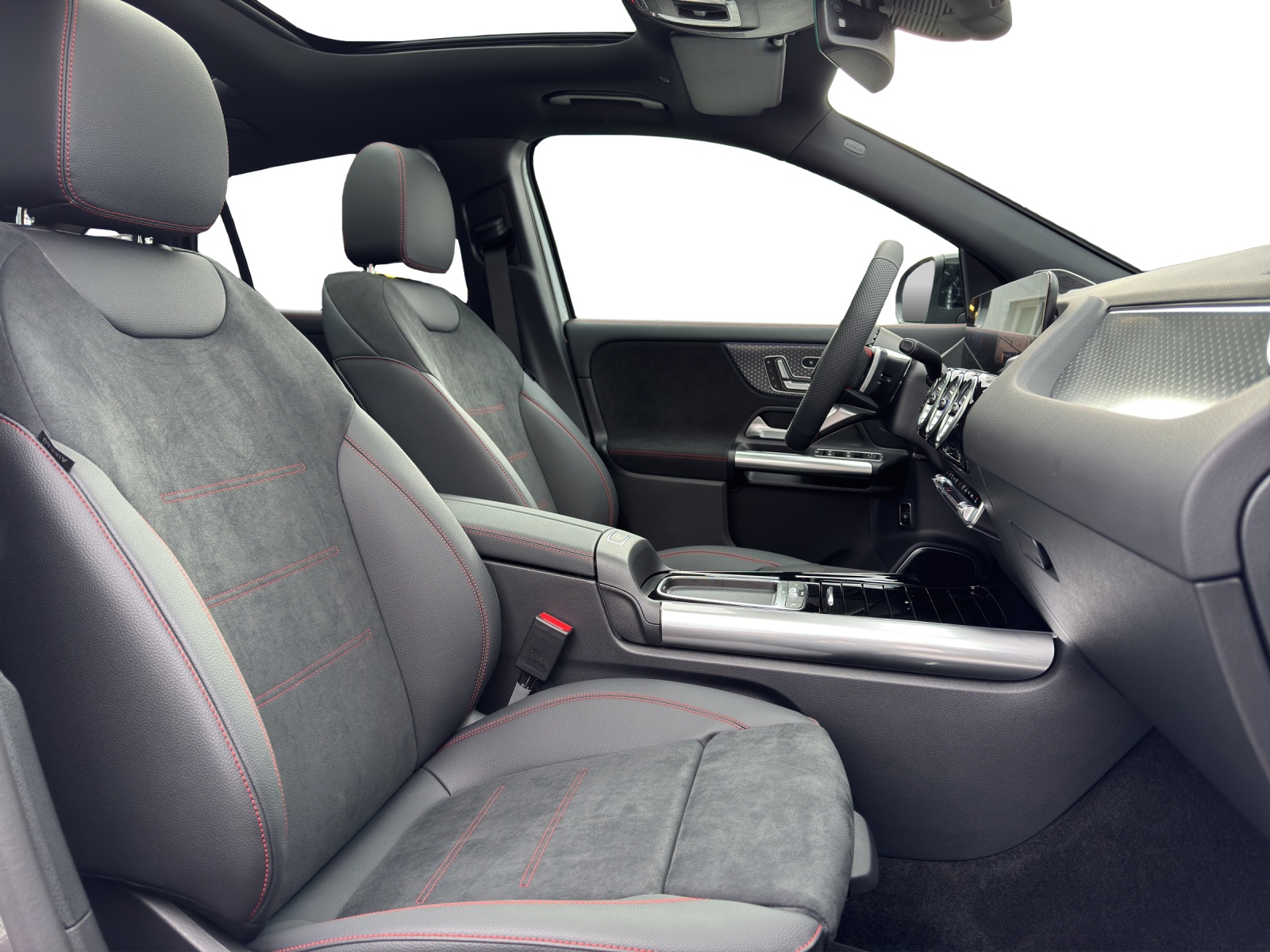 MERCEDES-BENZ GLA 250 4Matic Swiss Star-image-16