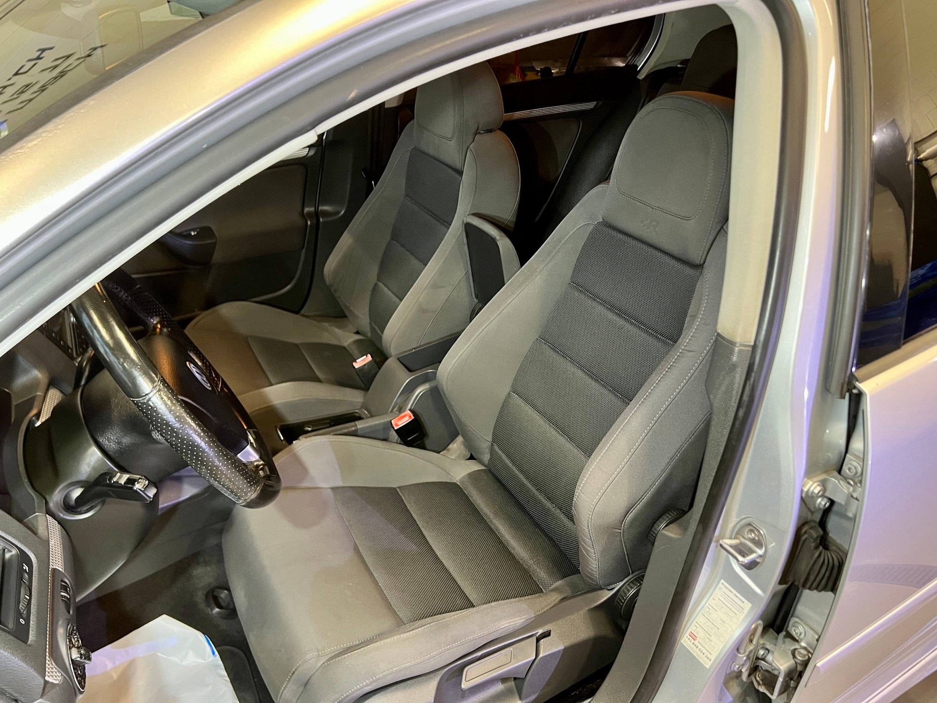 VW Golf R32 4Motion *Handschaltung*-image-11