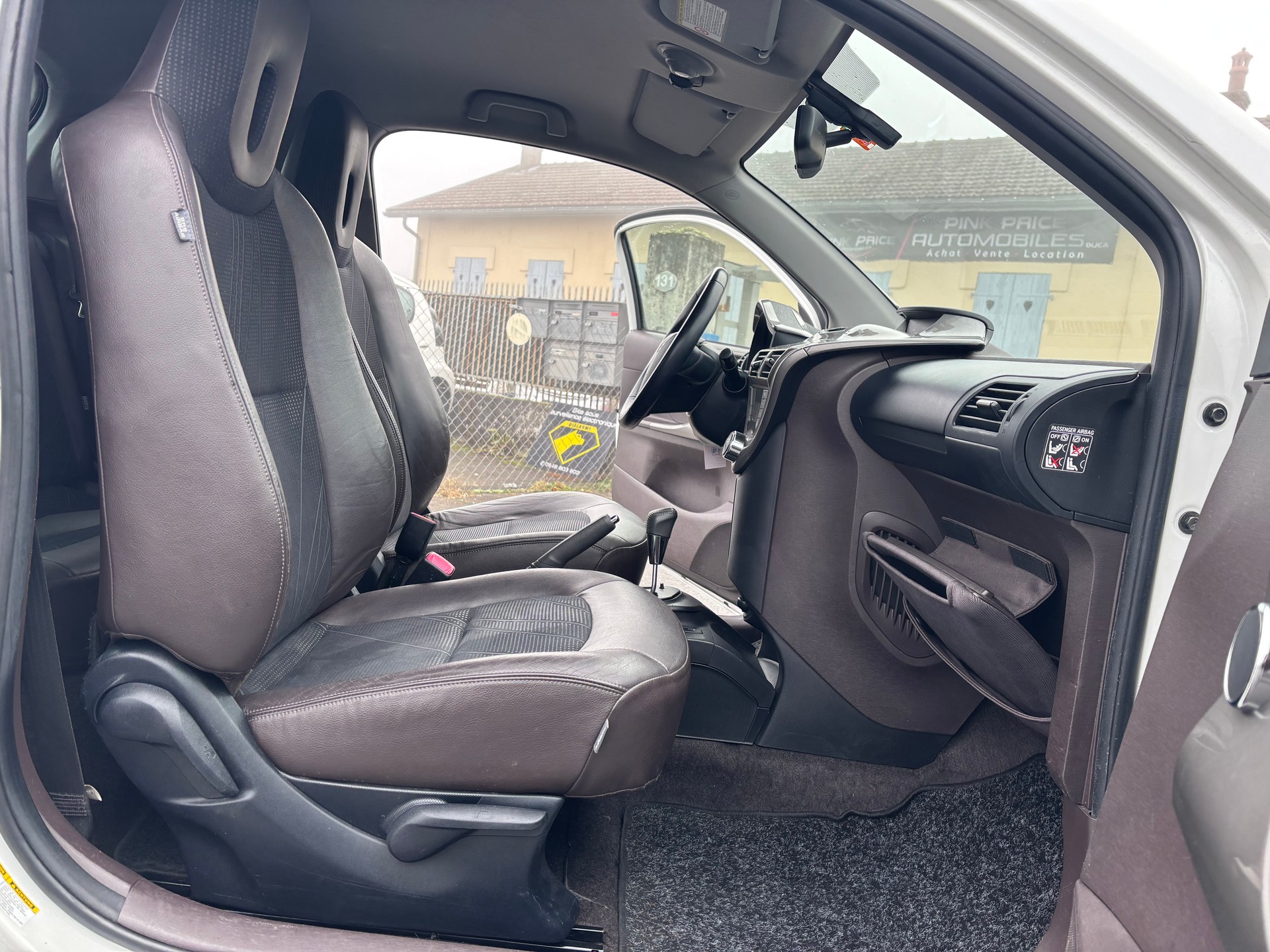 TOYOTA iQ 1.0 VVT-i Multidrive - Automatique-image-10