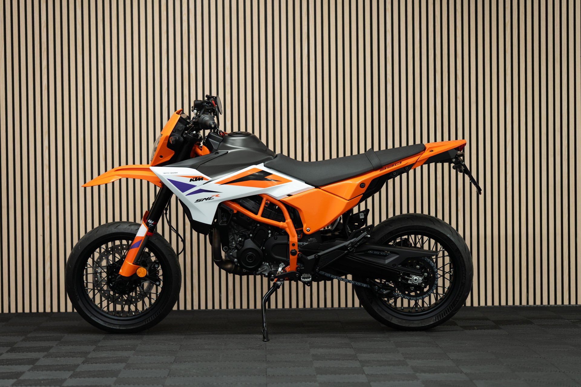 KTM 390 SMC R mit Kurzheck und SuMo-Spiegelumbau-showroom-element-1