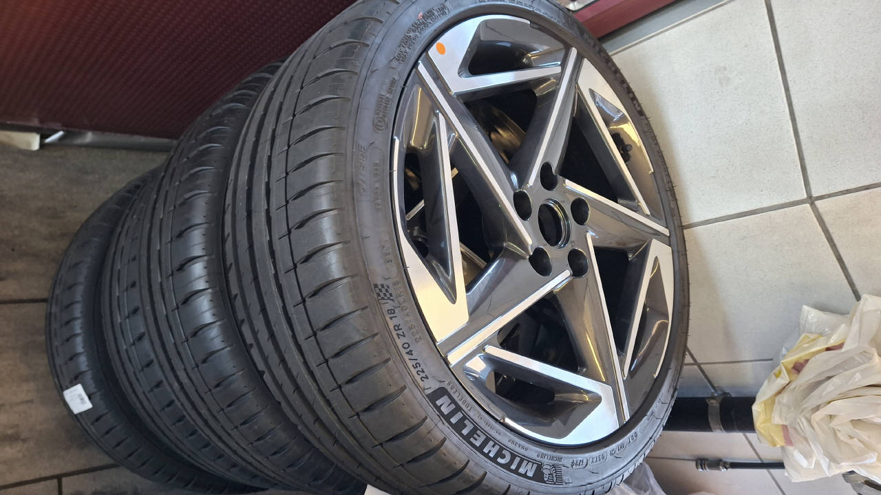 HYUNDAI i30 1.5 T-GDi N-Line-image-15