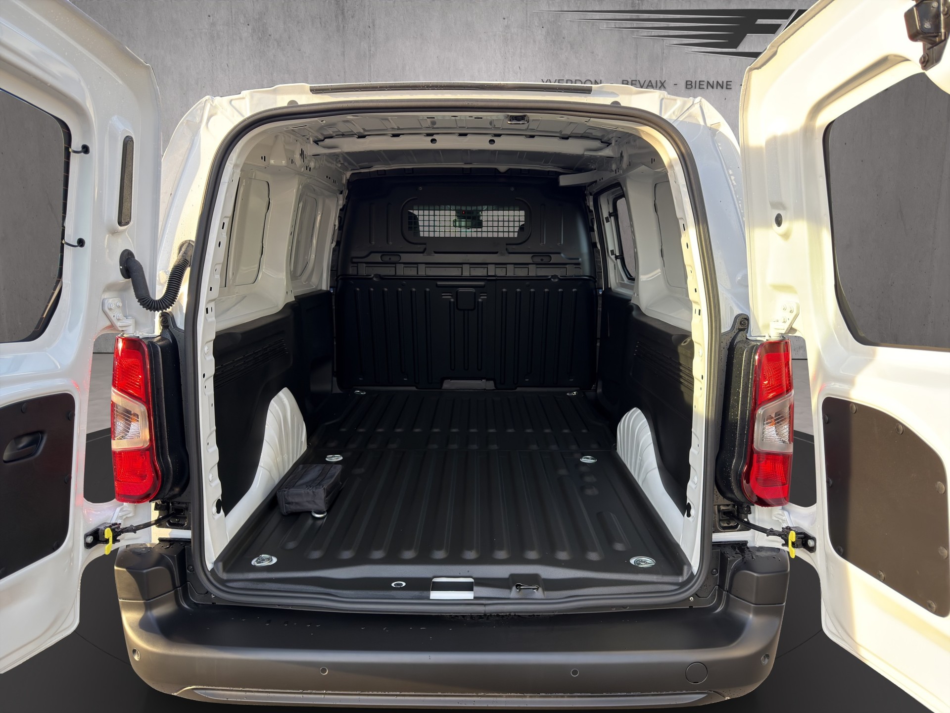 FIAT DOBLO fourg. L2 1.5 BlueHDI 100-image-13