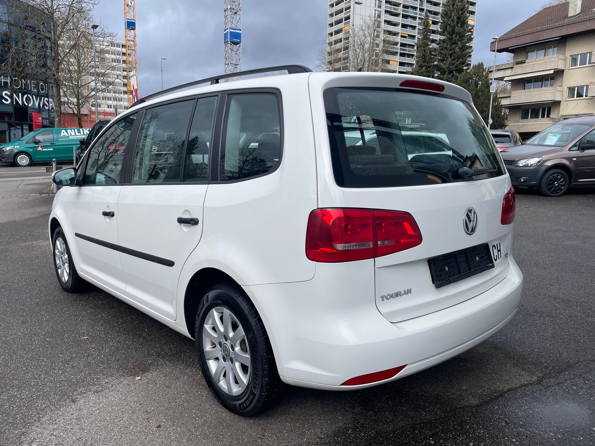 VW TOURAN 1.6 TDi Trendline-image-2