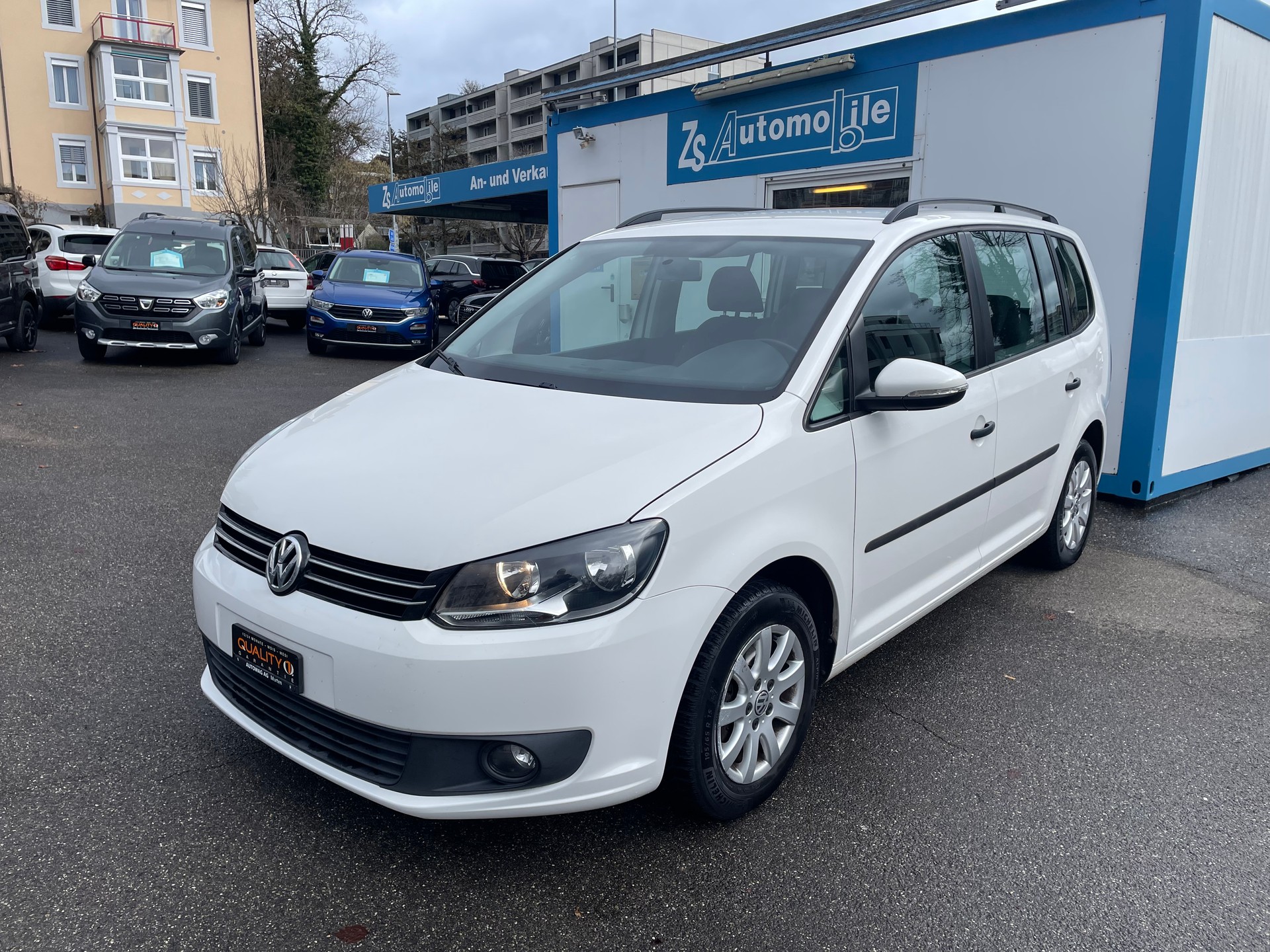 VW TOURAN 1.6 TDi Trendline-image-0