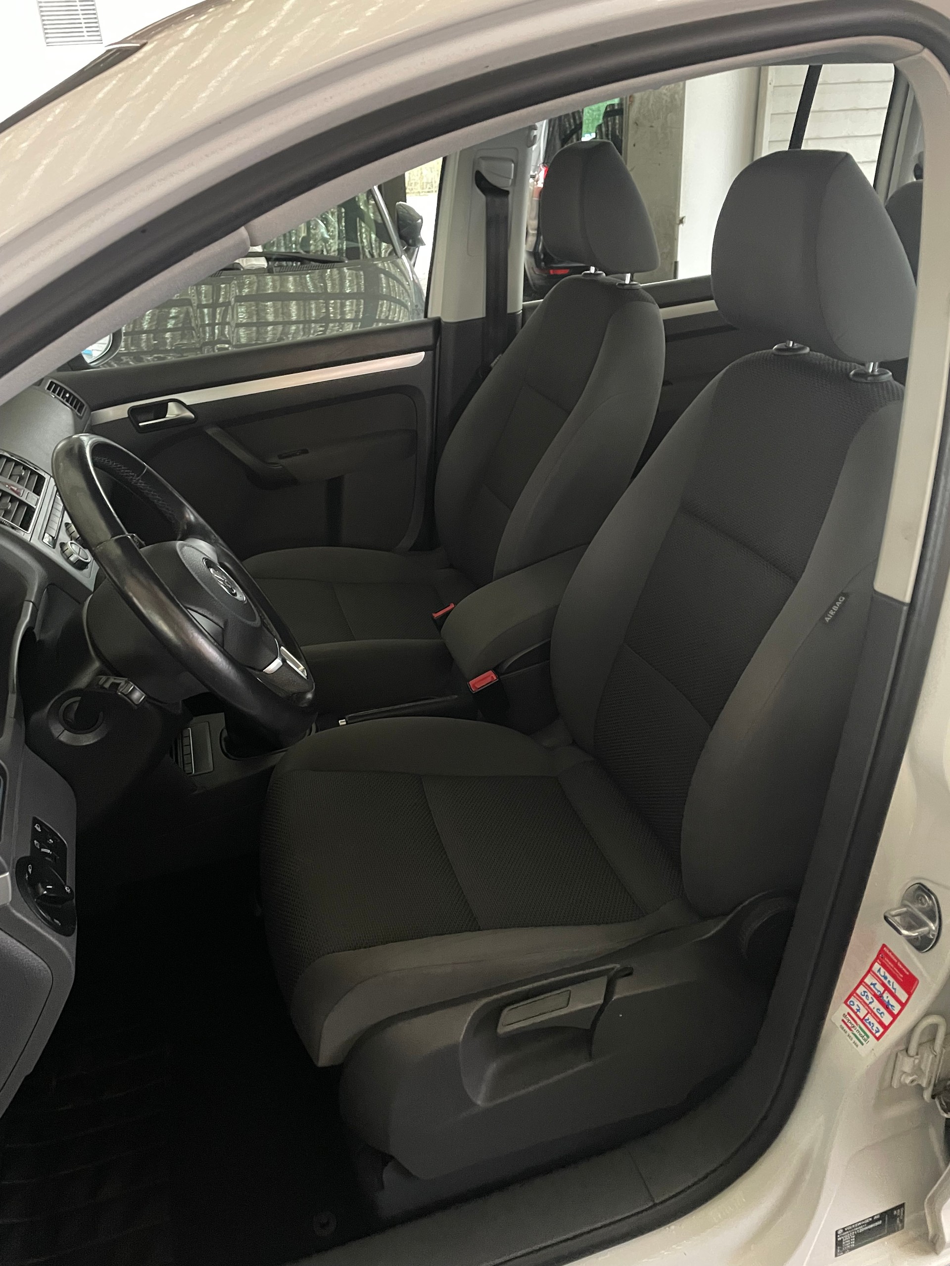 VW TOURAN 1.6 TDi Trendline-image-7