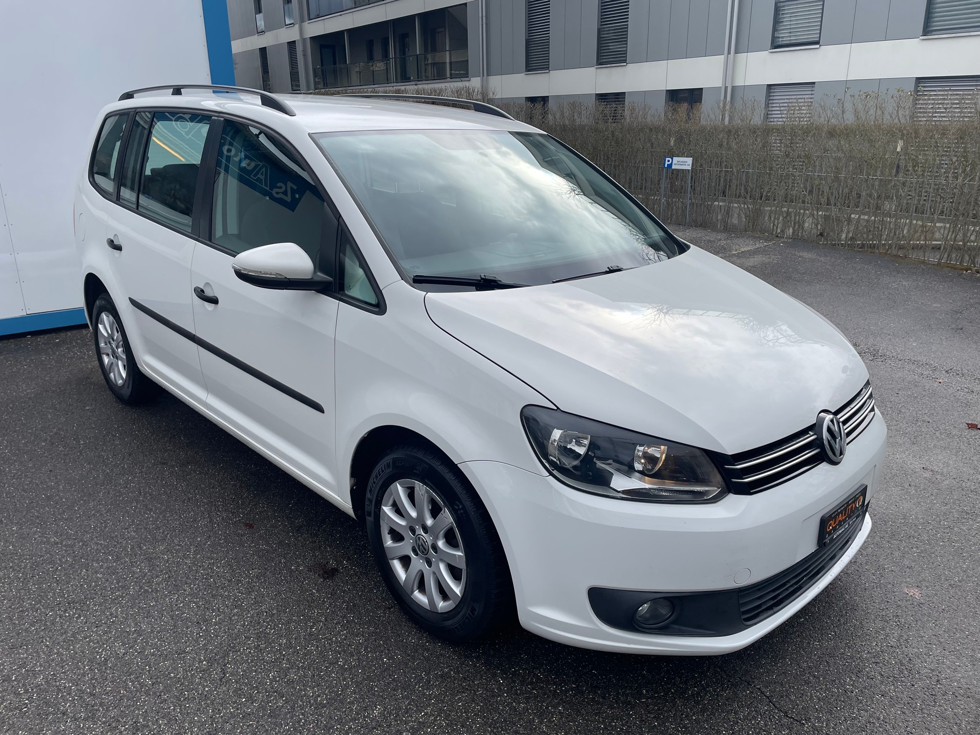 VW TOURAN 1.6 TDi Trendline-image-4