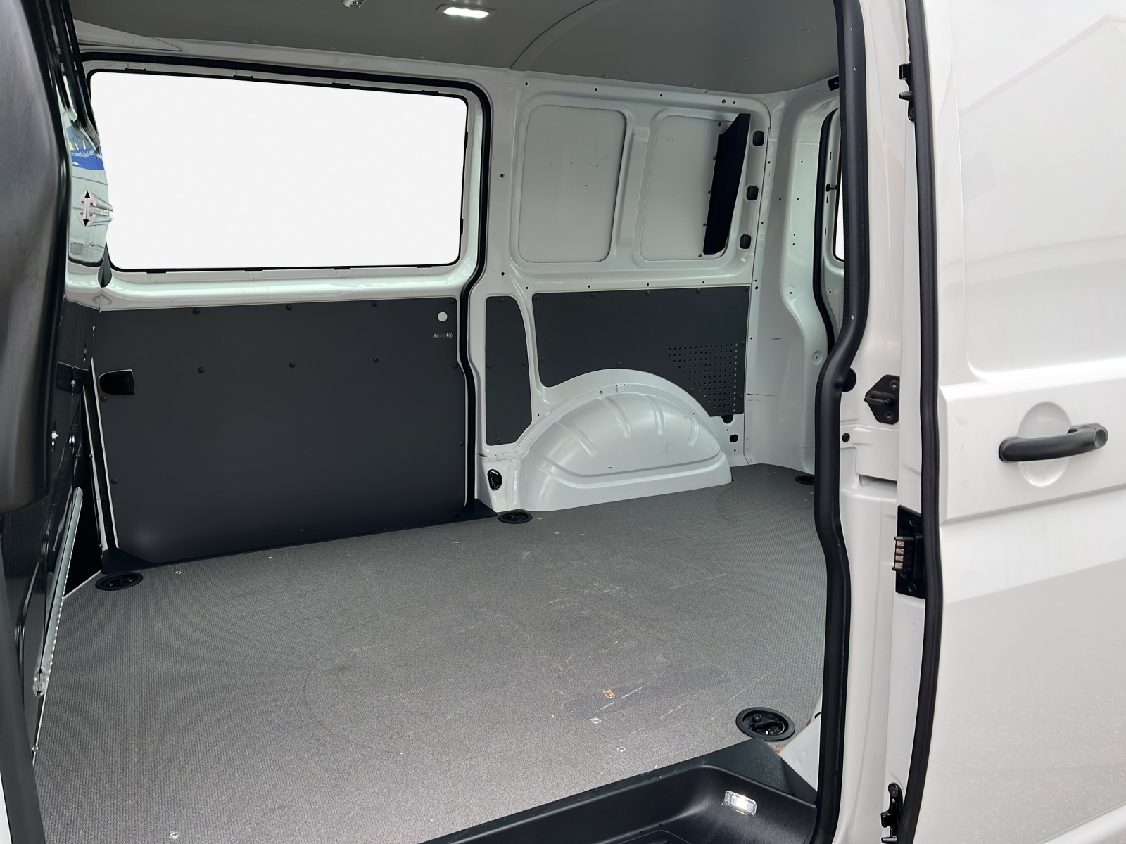 VW T6.1 2.0 TDI 4Motion-image-12